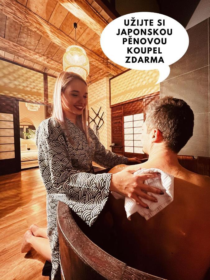 Oroom Japan - Role Play For Couples In เบอร์โน ภายนอก รูปภาพ
